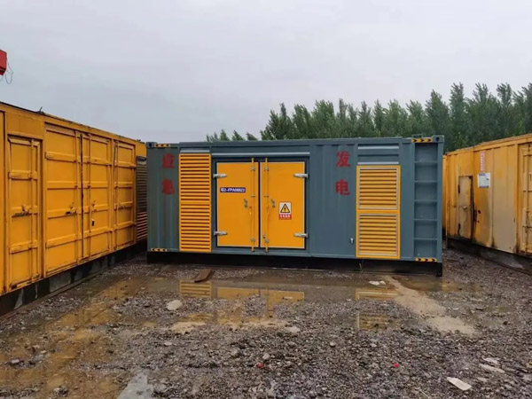 承德柴油发电机如何判断干式空气滤清器是否需要更换？