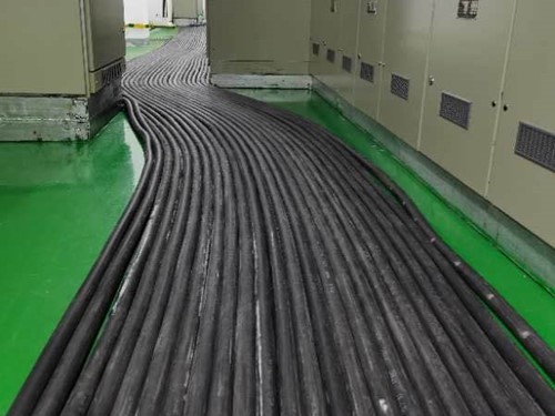 承德如何根据理论计算公式计算温度对特定电压测量结果的影响？